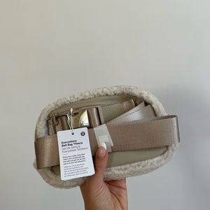 Lululemon Everywhere Belt Bag in White Fleece